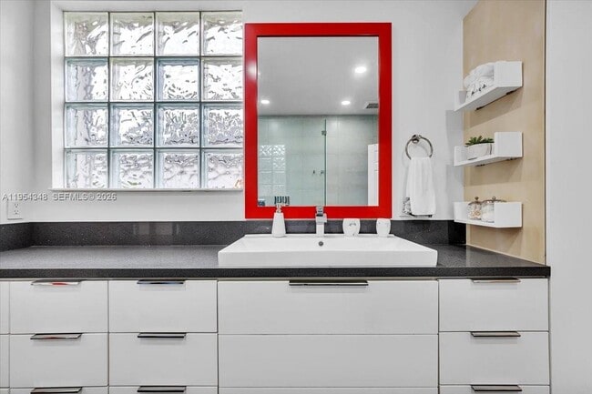 Building Photo - 773 SW 120th Ave