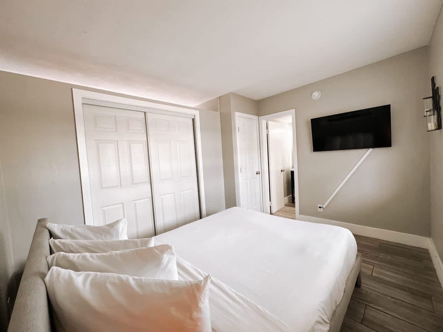 Building Photo - 50 Davie Blvd