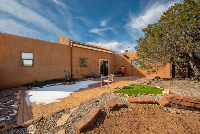 Building Photo - Desirable Eldorado Single Family Home Avai...