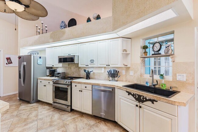 Building Photo - 2310 SW 53rd St