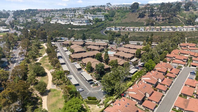 Building Photo - Stunning 1 Bedroom 1 Bath in Dana Point