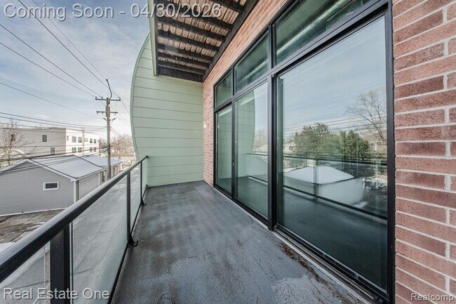 Building Photo - 211 E 9 Mile Rd