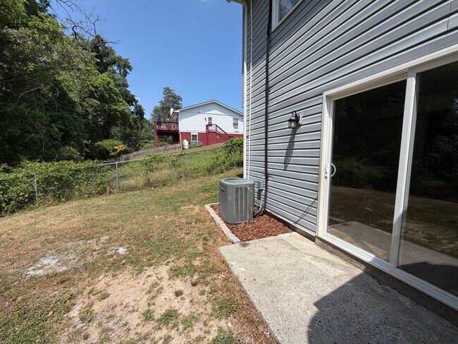 Building Photo - 813 Ridge St