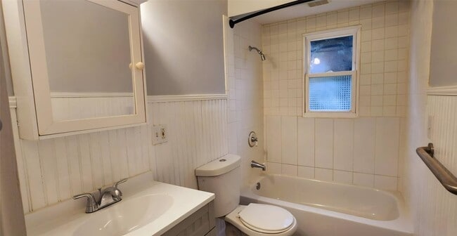 Building Photo - 2007 Tracy St