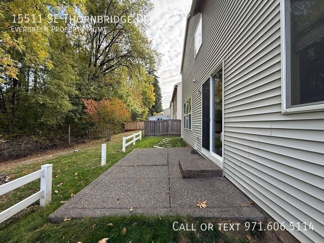 Building Photo - 15511 SE Thornbridge Dr