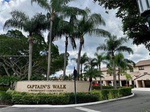 Building Photo - 240 Captains Walk