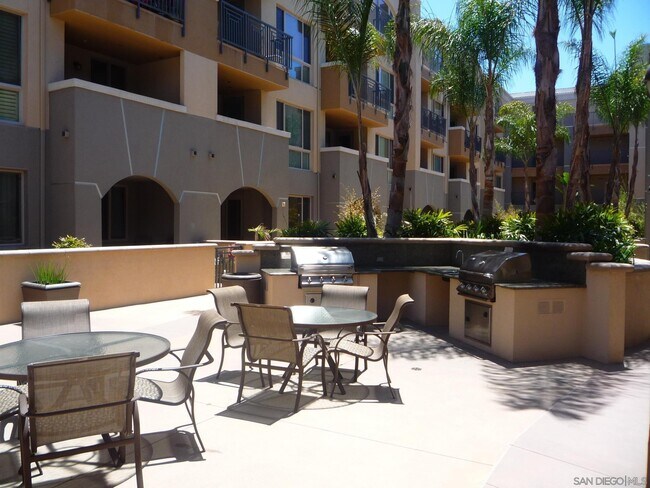 Building Photo - 3887 Pell Pl