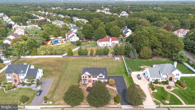 Building Photo - 27 Samantha Dr