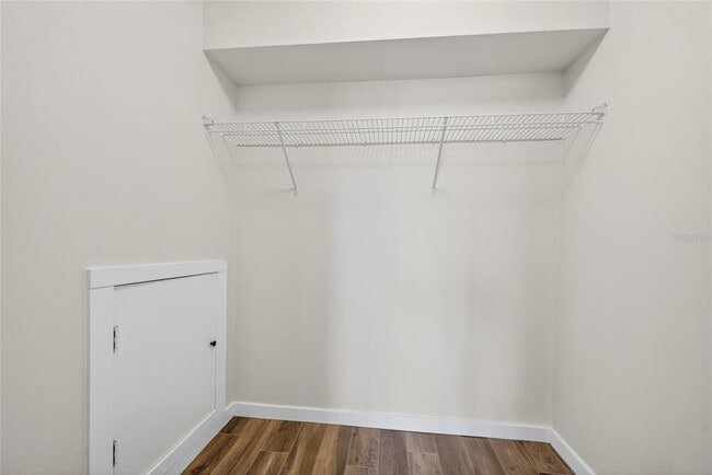 Building Photo - 430 Sunnyside Dr