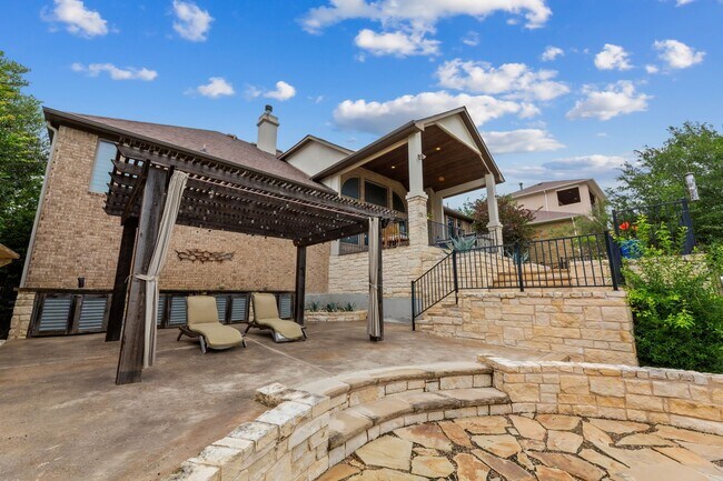 Building Photo - 6717 Davenport Divide Rd