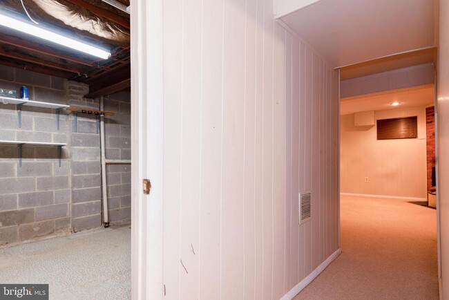 Building Photo - 9073 Lambskin Ln