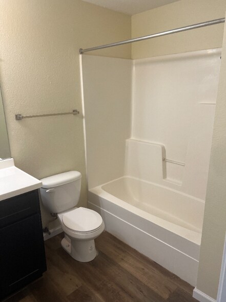 Building Photo - 1015 N St Joe Dr