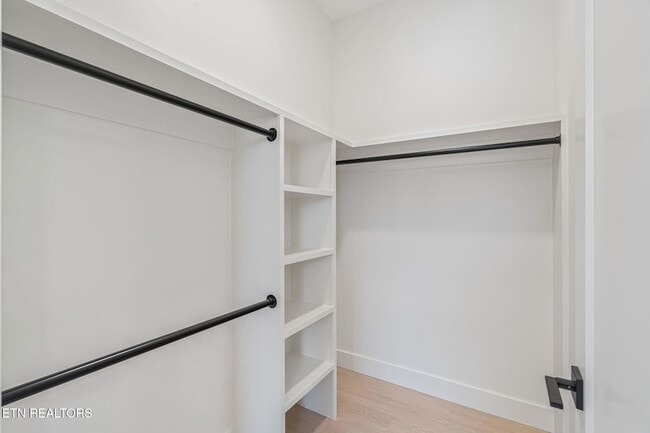 Building Photo - 7826 S Northshore Dr