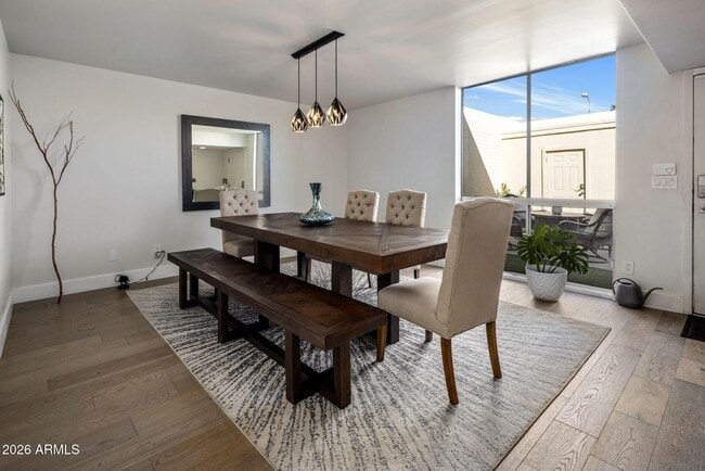 Building Photo - 8633 E Monterosa Ave
