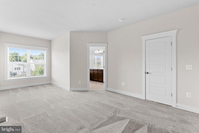 Building Photo - 207 Miles Hawk Terrace