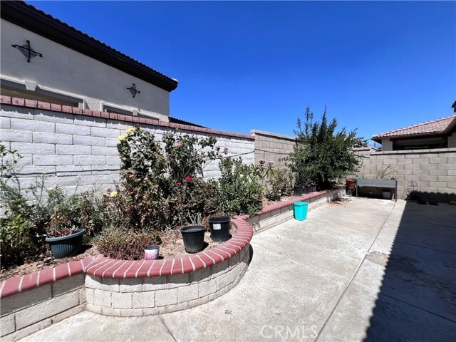 Building Photo - 4646 S Amherst Privado