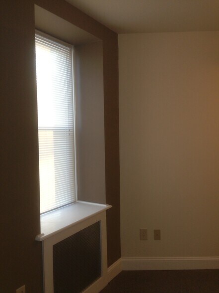 Building Photo - 266 Shelmire St