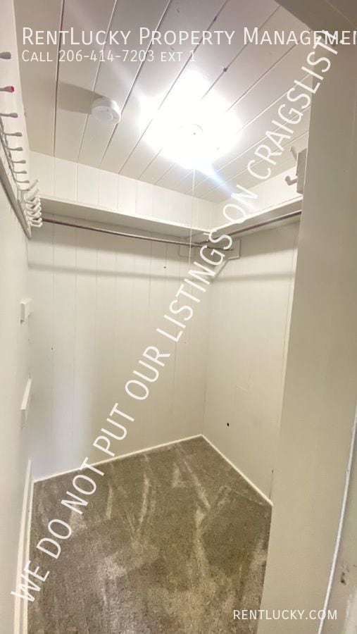 Building Photo - Cute, Private and Clean!  1 Bedroom 1 Bath...