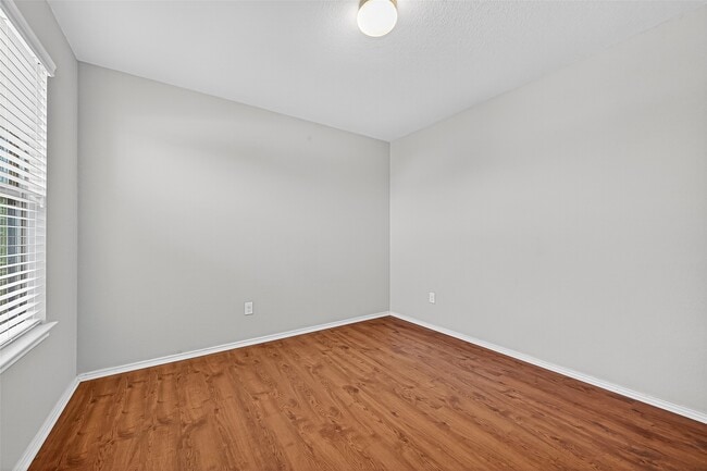 Building Photo - 5310 Songlark Bluff Cir