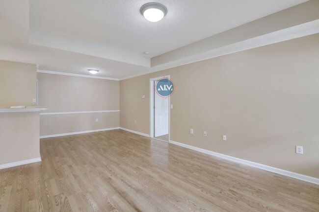 Building Photo - Beautiful Top Floor Villa in the Charming ...