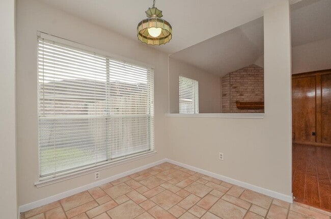 Building Photo - 1035 Western Meadows Dr