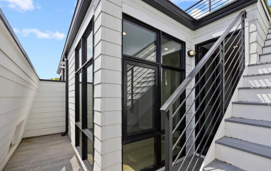 Building Photo - 431 Quincy St NW