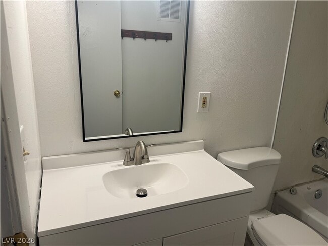 Building Photo - 615 S Royal Crest Cir