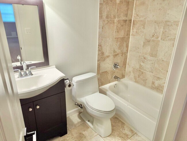 Building Photo - OLD TOWN ALEXANDRIA - MINUTES TO METRO AND PENTAGON