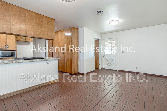 Building Photo - 7937 Endow Rd S