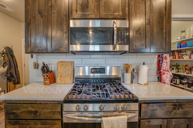 Building Photo - 4325 NE 87th St