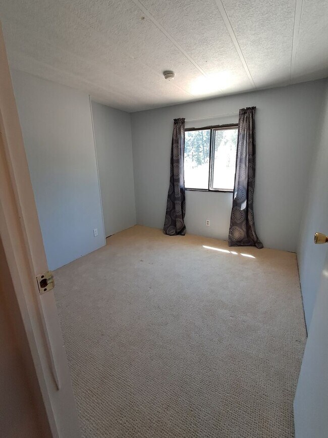 Building Photo - Seabeck 3 Bedroom Oasis Available for Rent...