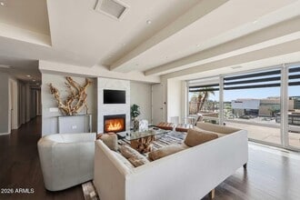 Building Photo - 7157 E Rancho Vista Dr