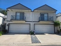 Building Photo - 930 W Country Terrace