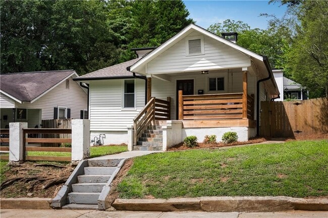 Building Photo - 200 Lowry St NE