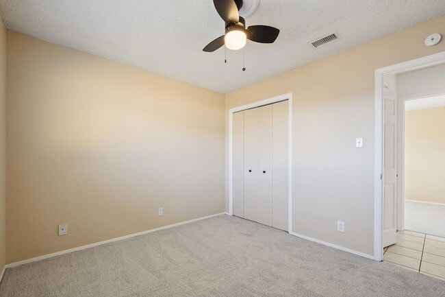 Building Photo - 9413 Quail Meadow Dr