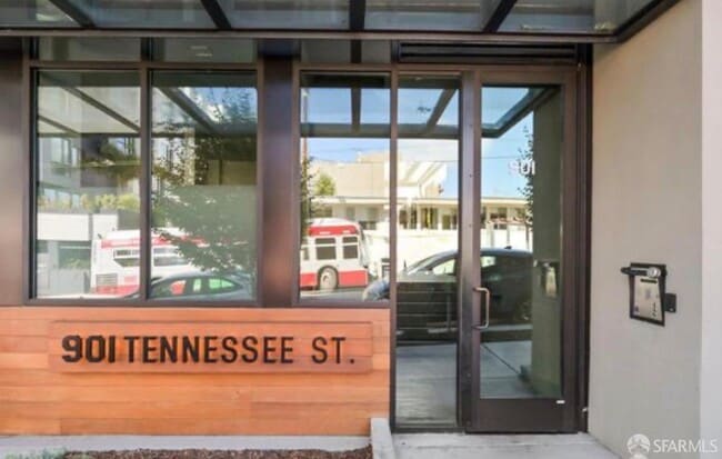 Building Photo - 901 Tennessee St