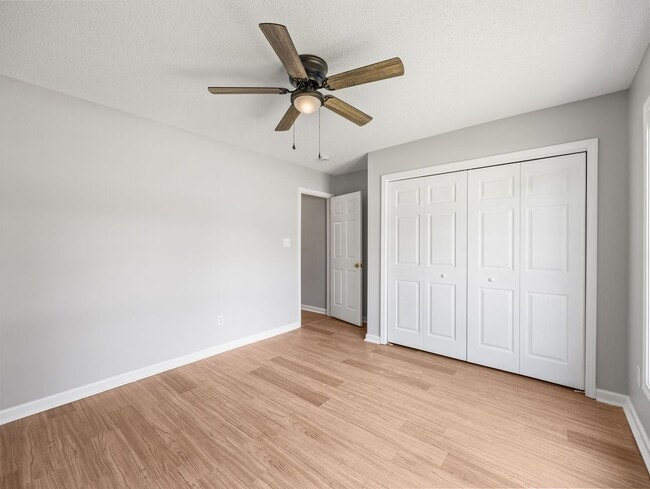 Building Photo - Welcome to Raintree!