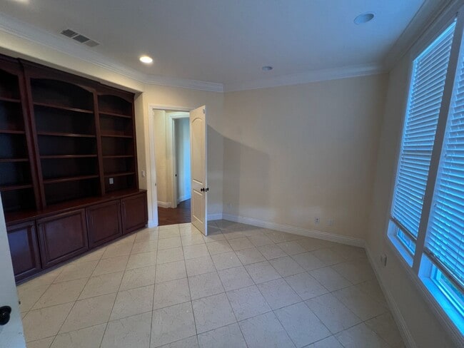 Building Photo - Extremely rare Fair Oaks Ranch executive r...