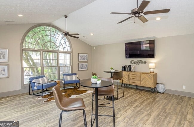 Building Photo - 730 Franklin Dr SE