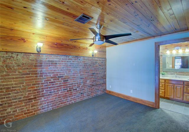 Building Photo - 716 Edwards St