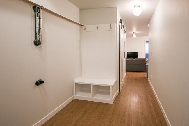 Building Photo - 2618 SE 51st Ave