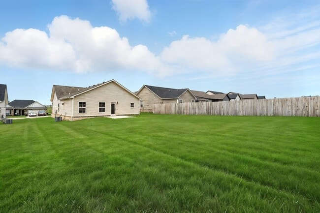 Building Photo - 1112 Mission Dr