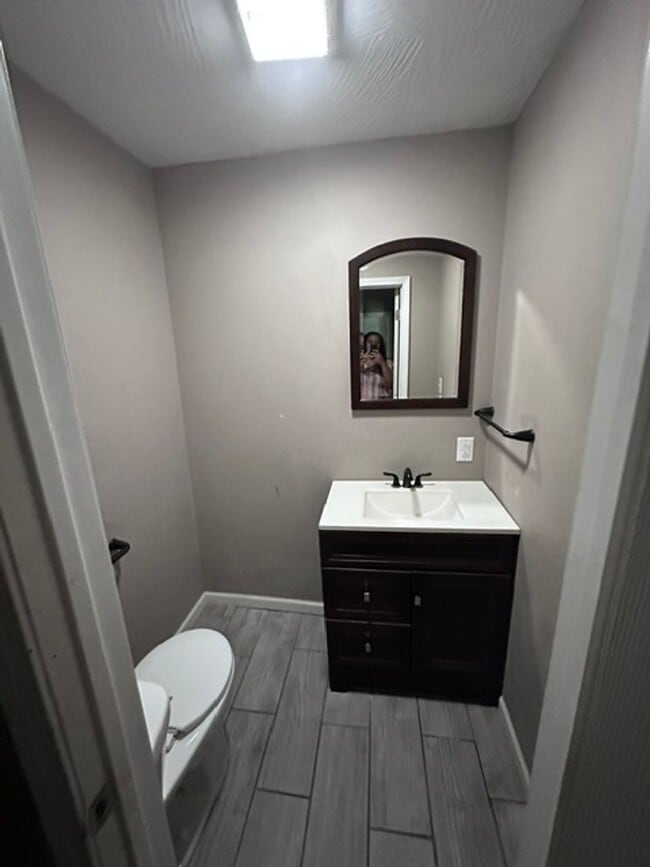 Building Photo - 3 Bed 1.5 Bath Home