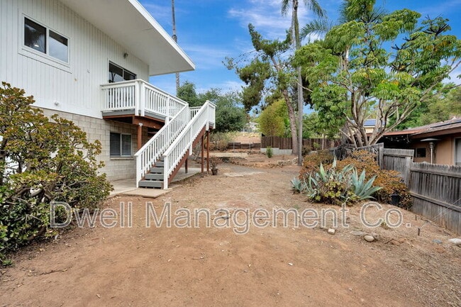 Building Photo - 8860 Fabienne Way