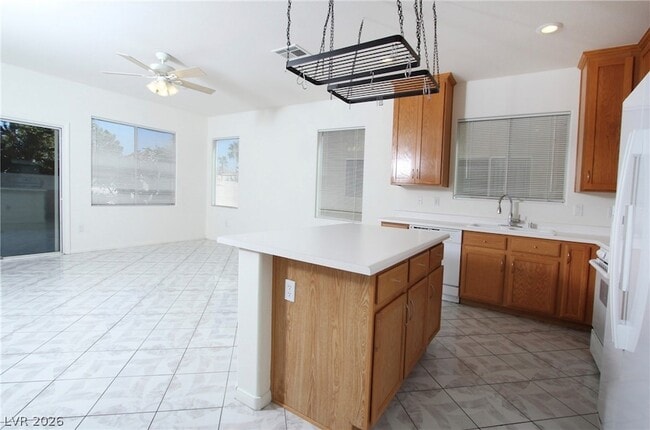 Building Photo - 5830 Willow Trace Ave