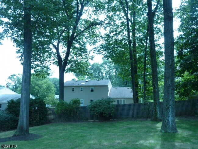 Building Photo - 42 Cobblewood Rd