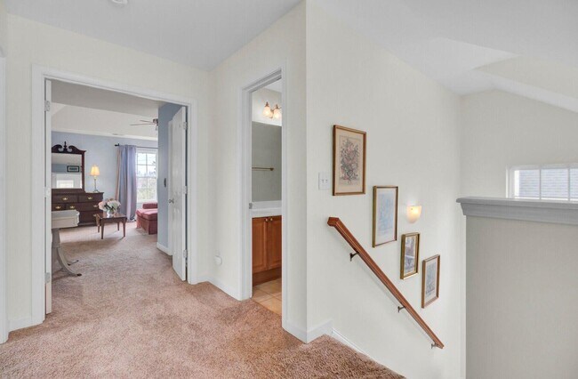 Building Photo - 1428 Bloomingdale Ln