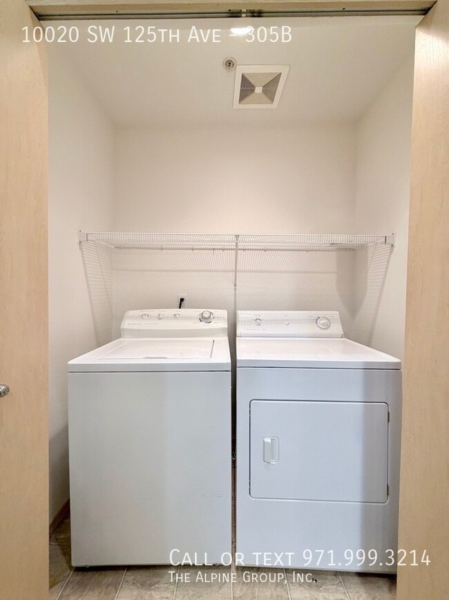 Building Photo - 10020 SW 125th Ave