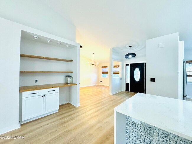 Building Photo - 205 Covington St