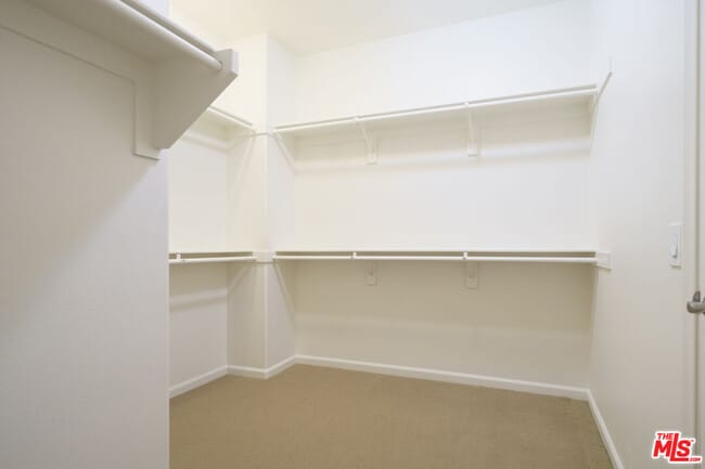 Building Photo - 73 City Stroll